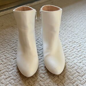 Women’s White Ankle Boots - Sleek Side-Zip Fashion Booties